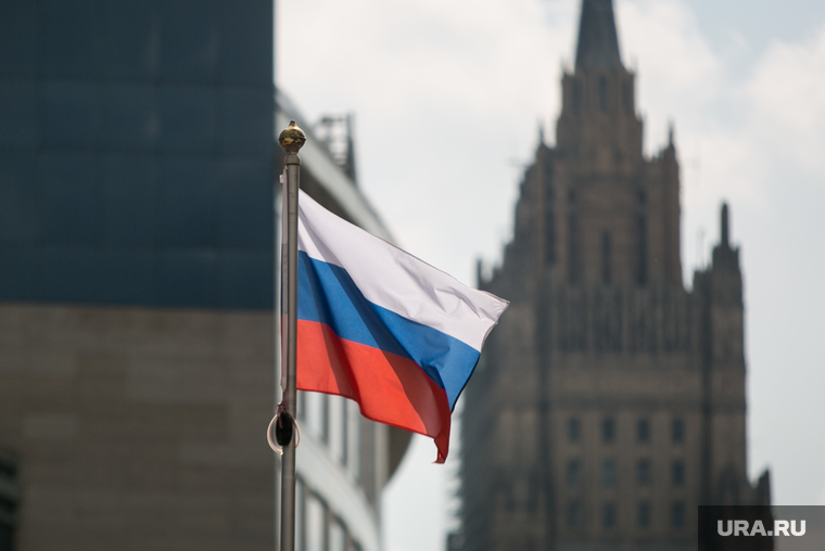 День Государственного флага. Москва, мид россии, триколор, шествие, флаг россии