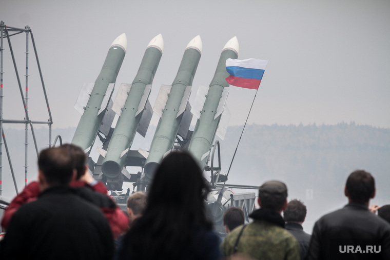 Выставка вооружений Russia Arms Expo-2013. RAE.
Нижний Тагил, военная техника, вооружение, снаряд, ракета, ракетный комплекс, зрк, флаг россии