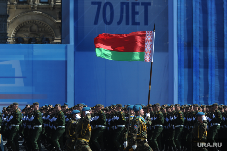 Генеральная репетиция парада на Красной площади. Москва, 70 лет победе, флаг белоруссии