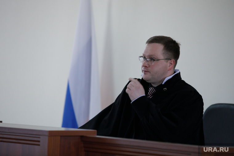 Судье Андрею Шашкину предстоит разобраться в нелегком деле