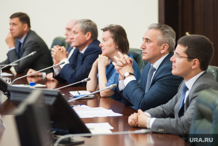 Встреча полномочного представителя Президента РФ в УФО c руководителями окружных органов и 
федеральных органов исполнительной власти. Екатеринбург, куйвашев евгений, кокорин алексей, моор александр, комарова наталья, дубровский борис