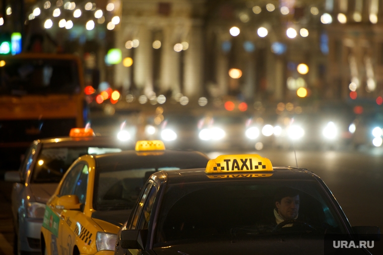 Клипарт по теме Административные здания. Москва, такси, ночной город