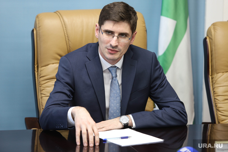 Брифинг с А. Саносяном, директором департамента промышленности. Курган, саносян андрей