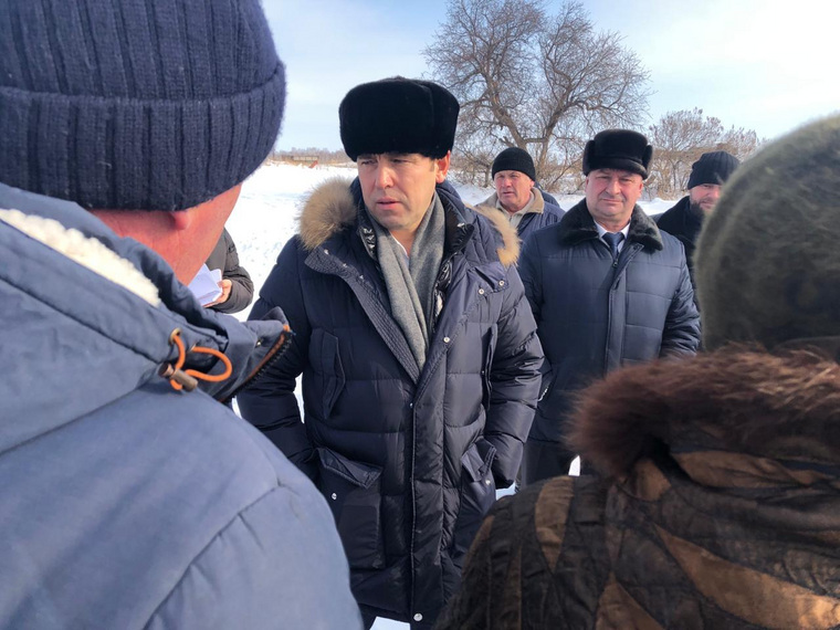 Вадим Шумков во время поездок всегда старается общаться с местными жителями