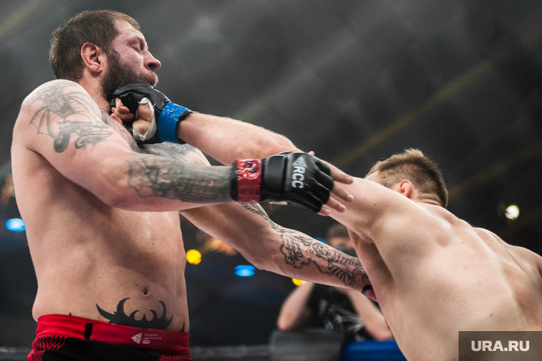 Турнир по смешанным единоборствам RCC3: Russian Cagefighting Championship в КРК "Уралец". Екатеринбург , емельяненко александр, бой, пешта виктор