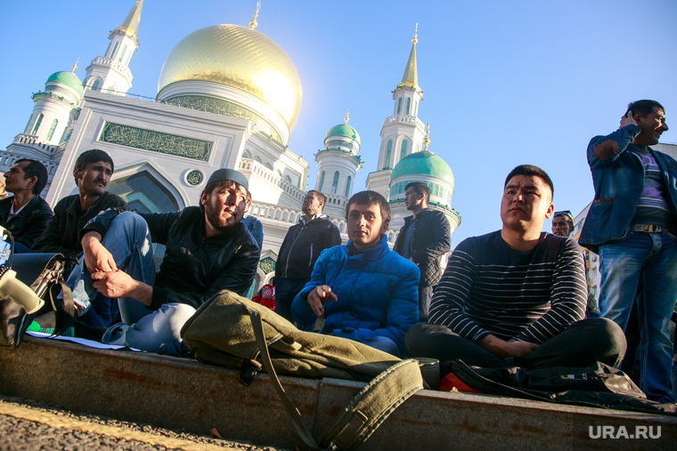 Праздничный намаз в Курбан Байрам у Соборной мечети. Москва, ислам, город москва, соборная мечеть, мусульмане