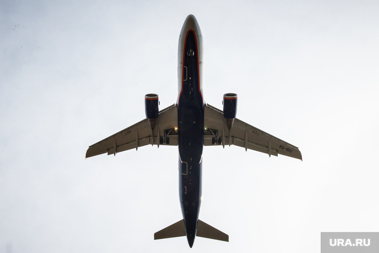 Взлет и посадка самолетов в аэропорту "Кольцово". Екатеринбург, airbus A320, аэрофлот, авиация, самолет, vq-biu