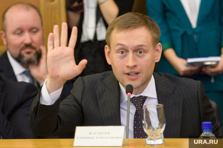 Первое заседание гордумы Екатеринбурга седьмого созыва, караваев александр, жест рукой