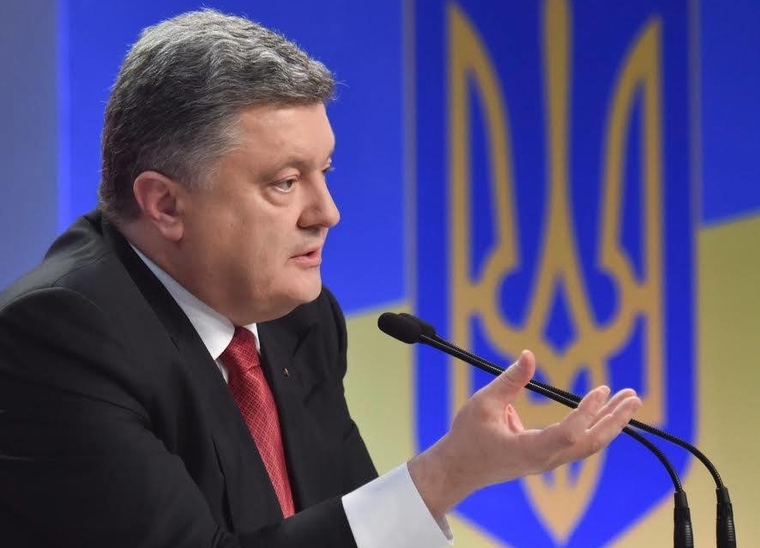 Порошенко обругал пенсионера, поблагодарившего его за «бедность». ВИДЕО