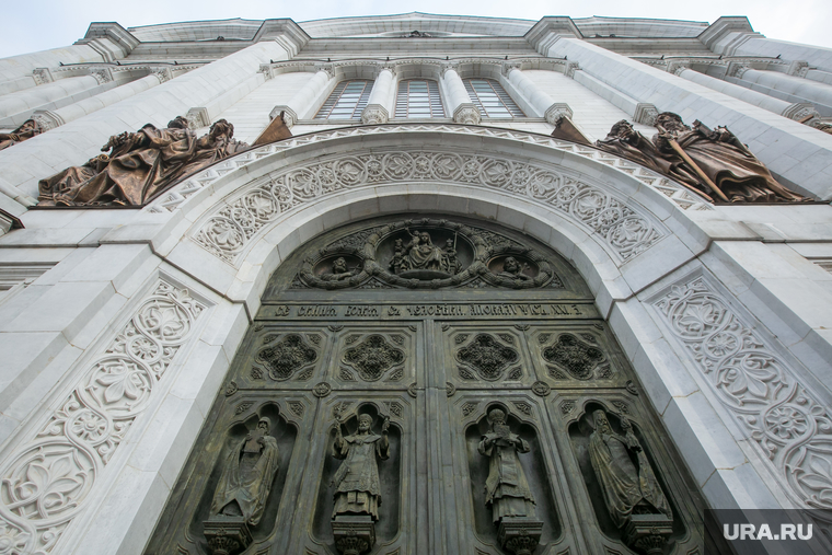 Виды на Храм Христа Спасителя. Москва, ворота, ххс, храм христа спасителя, резьба по камню, скульптурная композиция