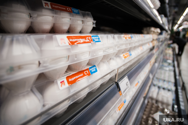 Открытие супермаркета «Перекресток». Екатеринбург, продуктовый магазин, яйца, прилавок