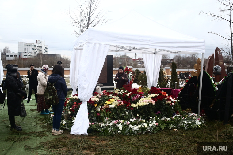 Похороны Юлии Началовой. Москва, похороны, могила началовой юлии