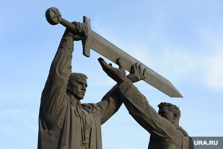 Врио губернатора Челябинской области Алексей Текслер посетит самый знаменитый мемориал Магнитогорска «Тыл — фронту»