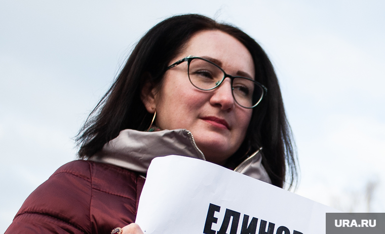 Акция в защиту свободного Рунета на площади Обороны. Екатеринбург, плакаты, пикет, акция, крылова наталья, за свободный интернет
