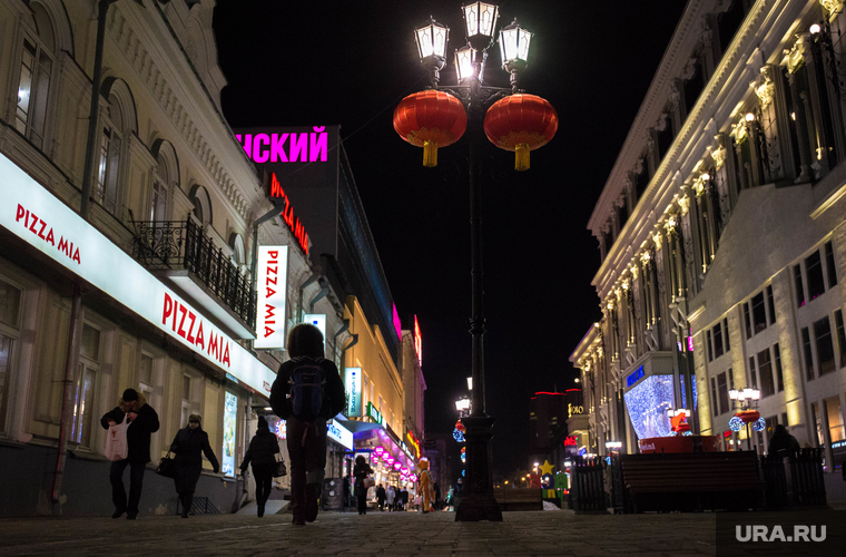 Фонарики на улице Вайнера в преддверие Китайского Нового года. Екатеринбург
, улица вайнера, китайские фонарики
