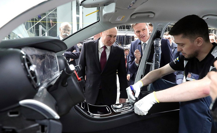 Президент дал старт работе завода Mercedes в Подмосковье