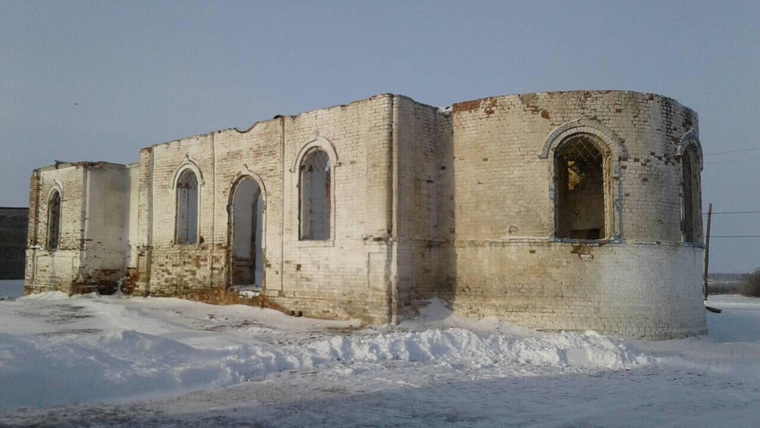 Так храм в Частоозерском районе выглядел до ремонта