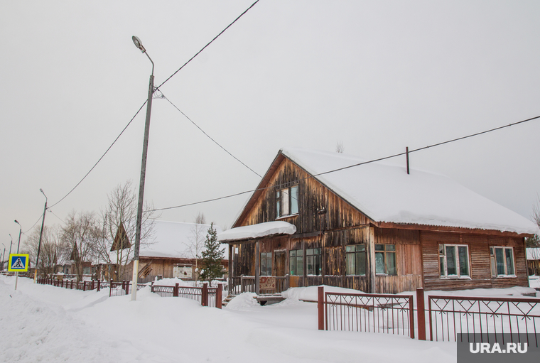 Поселок Аган. Нижневартовский район, деревянный дом, зима, деревня, поселок