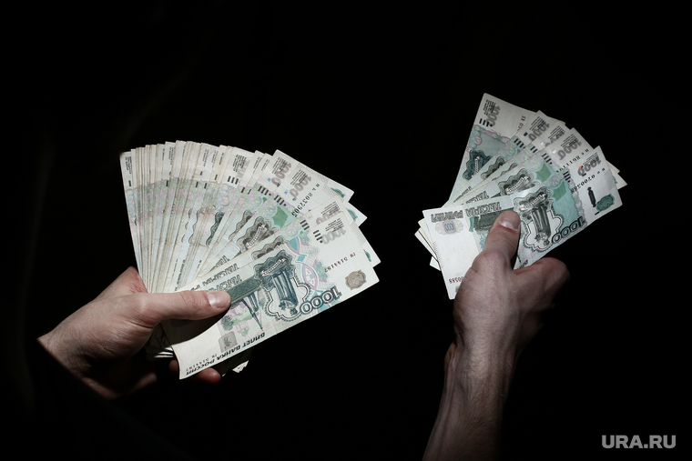 Клипарт по теме Деньги.
Москва, пачка денег, банкноты, деньги, рубли, тысячные купюры, веер купюр
