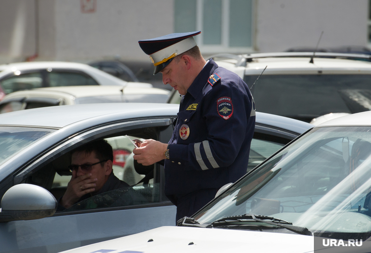 Виды Екатеринбурга, правила дорожного движения, полиция, гибдд, пдд, дпс, проверка документов
