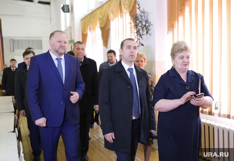 Николай Цуканов пообещал вернуться в эту школу и проверить качество ремонта