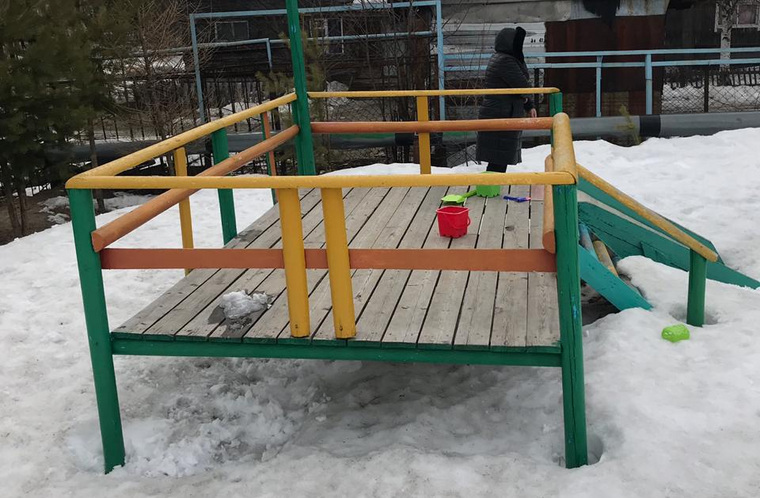 Деревянная конструкция, которая стала причиной гибели малыша, не должна была стоять в детском садике