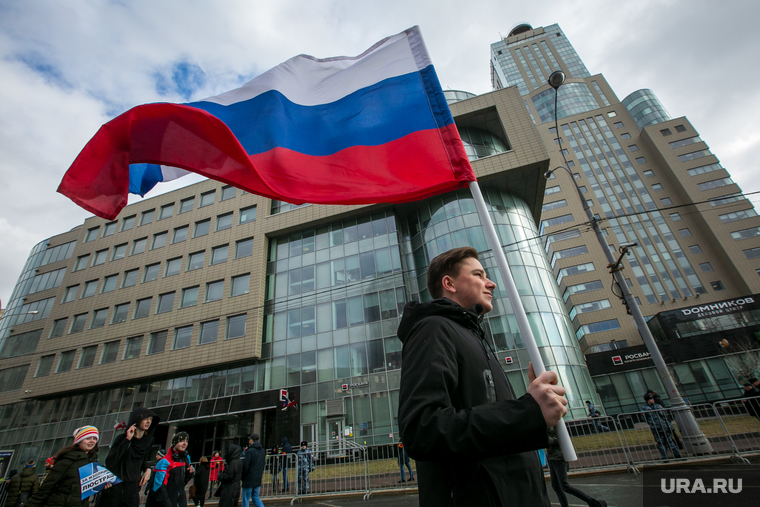 Митинг за свободу интернета в Москве. Москва, российский флаг, триколор, флаг россии, флаг рф, молодежь