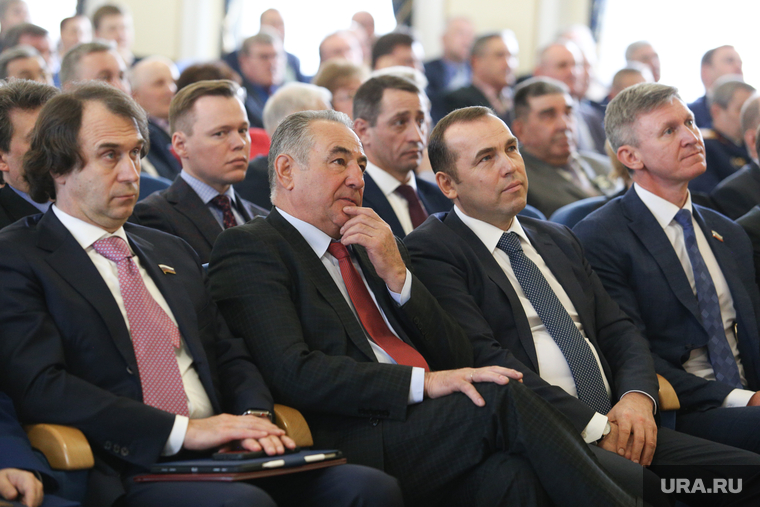 Перед началом церемонии участникам показали фильм об истории думы