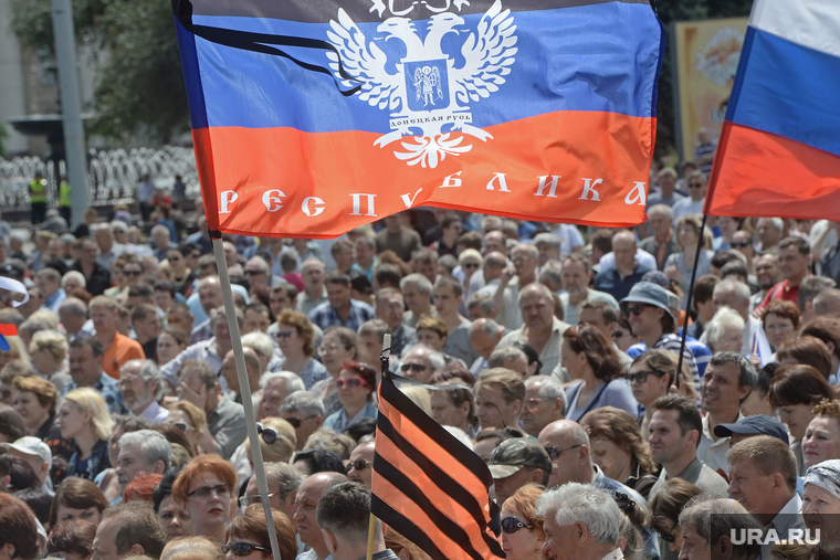 Митинг за мир в Донецке. Украина, донецкая народная республика, флаг днр, митинг, толпа