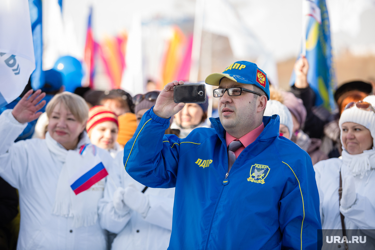 Митинг посвященный присоединению Крым к России. Сургут, лдпр, сысун виктор