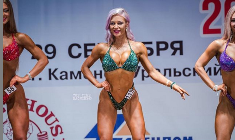 Храмцова является абсолютной чемпионкой Свердловской области по фитнес-бикини
