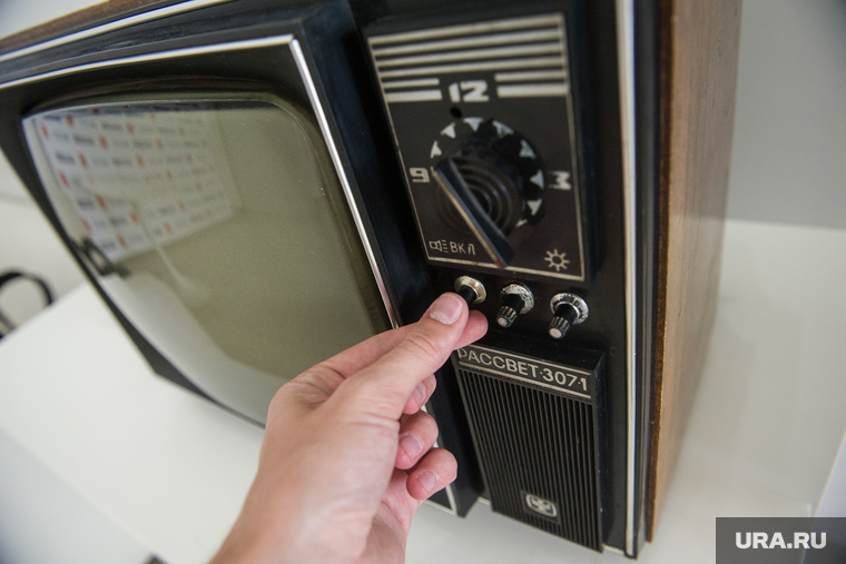 Выставка старых телевизоров в кинотеатре "Салют". Екатеринбург, телевизор, раритет