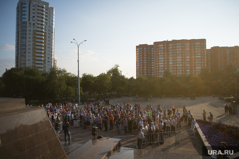 Митинг за отмену "пакета Яровой" на Площади Обороны. Екатеринбург 