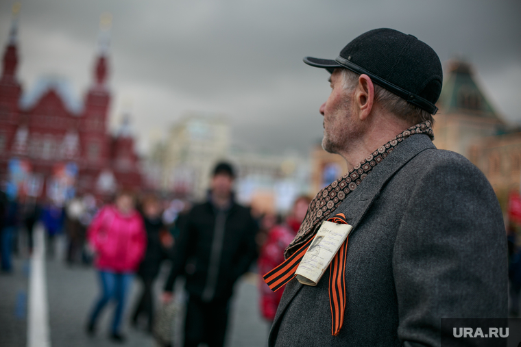 Акция "Бессмертный полк" в Москве. Москва, георгиевская лента, бессмертный полк, гим, красная площадь, исторический музей