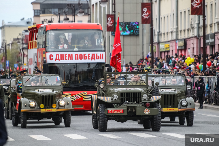 Парад Победы в Великой Отечественной войне. Тюмень, парад победы, ретроавтомобили