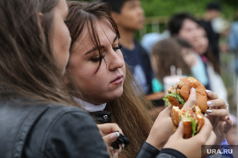 Открытие бургерной Black Star Burger. Тюмень , бургер, вредная пища, вредная еда, еда, фастфуд