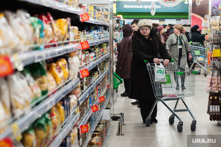 Открытие супермаркета «Перекресток». Екатеринбург, покупатель, продуктовый магазин, бакалея, тележка с продуктами, супермаркет