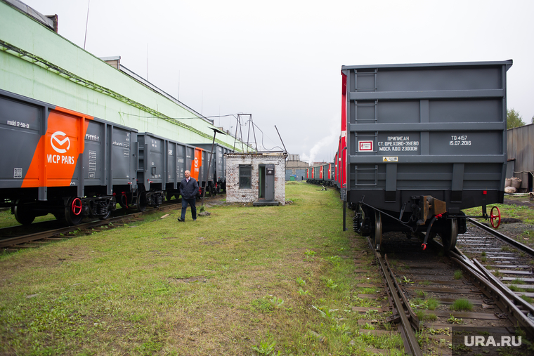 Сдача десятитысячного универсального вагона Уралвагонзавода. Нижний Тагил, увз, уралвагонзавод, грузоперевозки, железнодорожный вагон