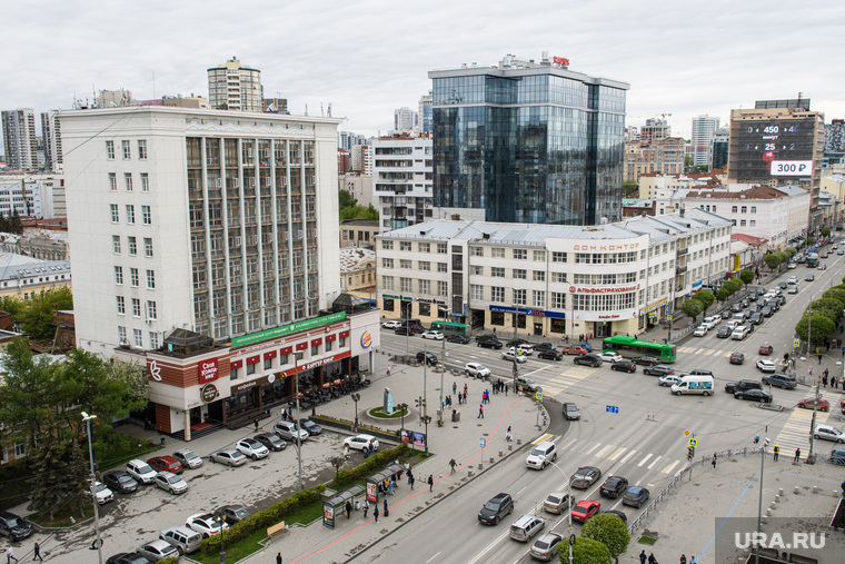 Виды Екатеринбурга, город екатеринбург, улица малышева, перекресток малышева 8марта, здание рубина, жк radius