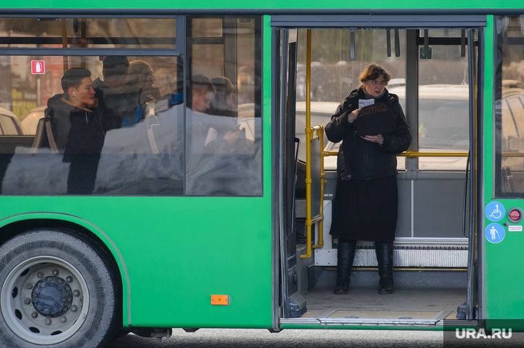 Учебные корпуса УрФУ. Екатеринбург, кондуктор, автобус