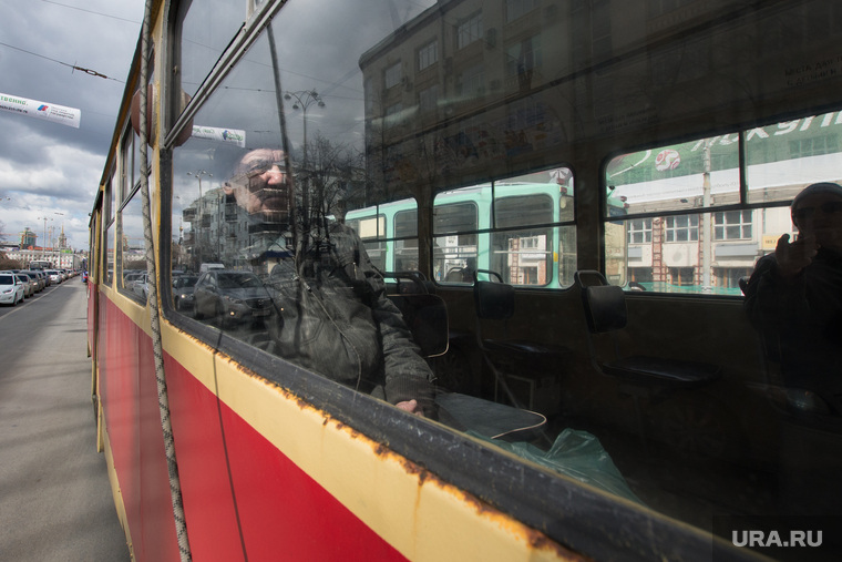 Акция "Сигнал" против маленьких зарплат у работников екатеринбургского ТТУ. Екатеринбург, пассажир, общественный транспорт, трамвай