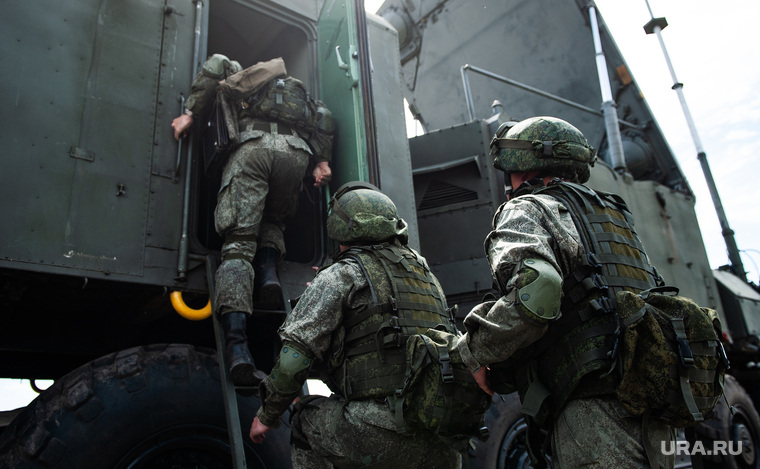 Учения зенитно-ракетной бригады. Республика Хакасия, Абакан , военнослужащие, зенитно-ракетный комплекс, солдат