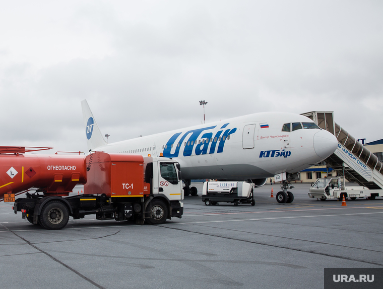 Первый полёт самолета «Виктор Черномырдин» (Boeing-767) авиакомпании Utair
из аэропорта Сургут
, utair, заправка самолета, ютэир, боинг 767, ютейр
