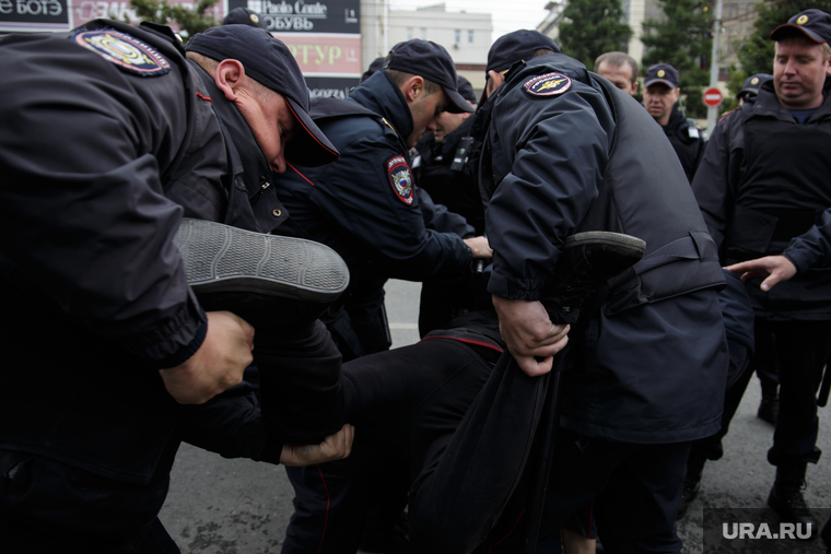 Несанкционированная акция против изменения пенсионного законодательства в Перми, арест, митинг, задержание