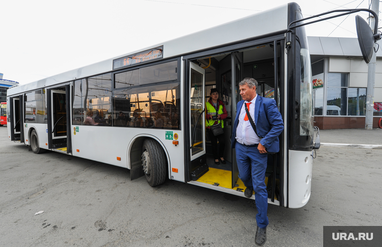 Презентация газомоторных автобусов прибывших на тест-драйв. Челябинск, водитель автобуса, автобус, городской транспорт