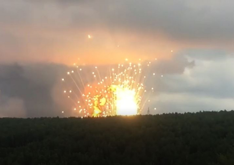 Под Красноярском прогремел взрыв на военных складах