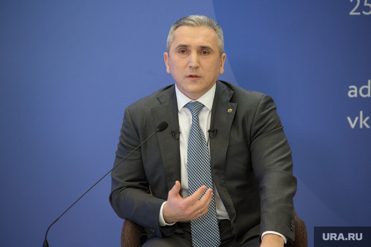 Пресс-конференция губернатора Тюменской области Александра Моора. Тюмень, моор александр, портрет