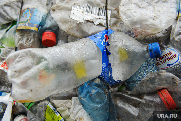 Поездка Алексея Текслера на предприятие по переработке пластика «Втор-Ком». Челябинск, мусор, бутылки, переработка, вторсырье, пластик, тюк