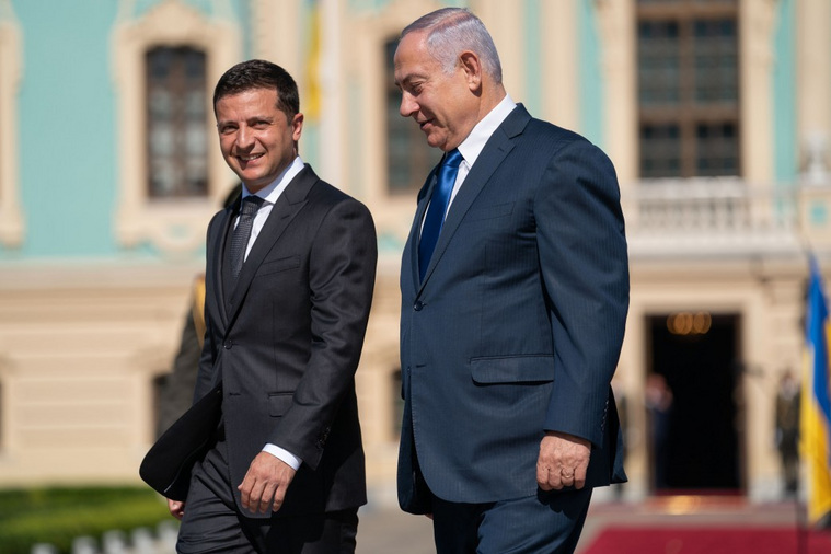 Несколько часов назад стартовали переговоры между лидерами Украины и Израиля