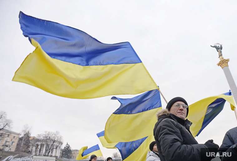 Евромайдан. Киев, флаг украины, площадь независимости